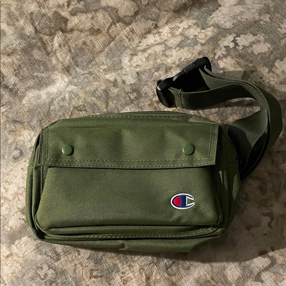 Champion cross body bag